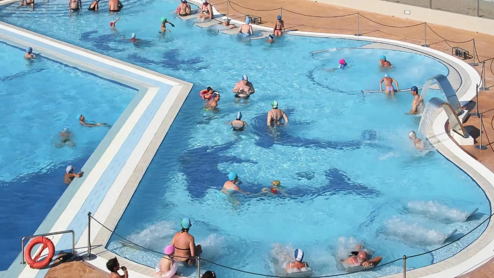 Resort Rosapineta Sud In Rosolina Mare